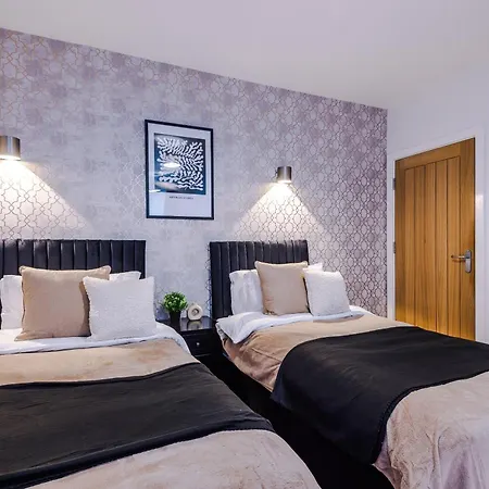 Penthouse With Private Roof Terrace Apartment York