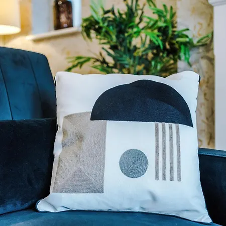 Lägenhet Penthouse With Private Roof Terrace