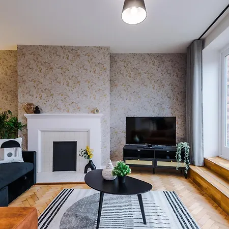 Apartment Penthouse With Private Roof Terrace