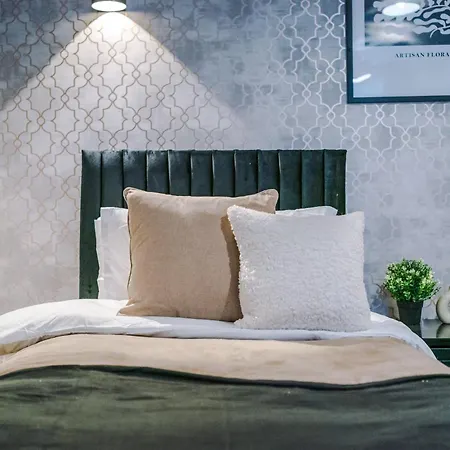 Penthouse With Private Roof Terrace Apartment York