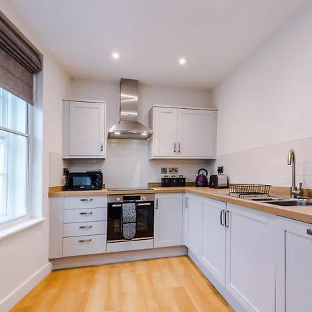 Penthouse With Private Roof Terrace * York