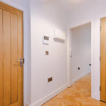 Appartamento Penthouse With Private Roof Terrace *