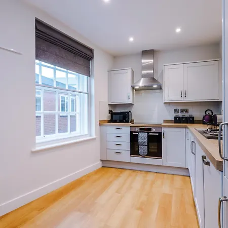 Penthouse With Private Roof Terrace Apartment *