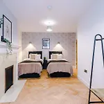 Penthouse - Private Rooftop Daire York
