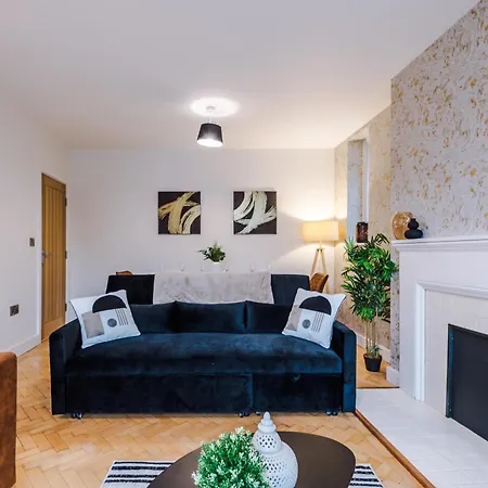 Apartment Penthouse With Private Roof Terrace *