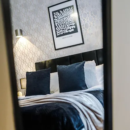 Penthouse With Private Roof Terrace Apartment York