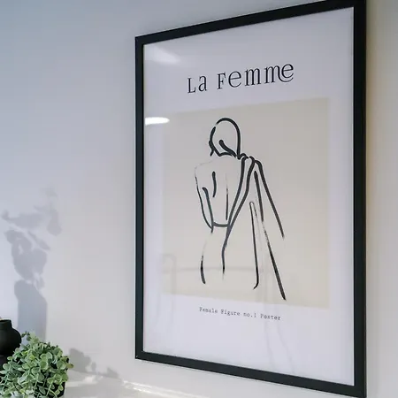 Penthouse With Private Roof Terrace *