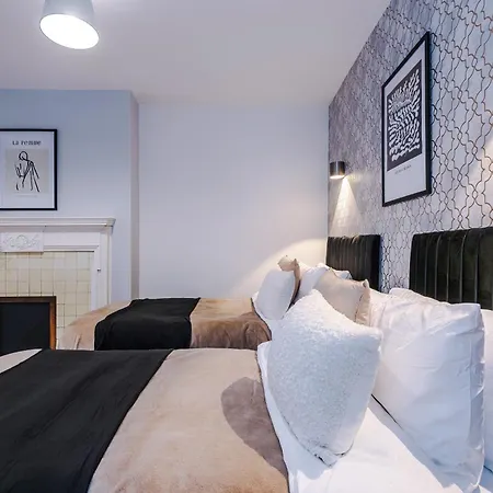 Apartment Penthouse With Private Roof Terrace *