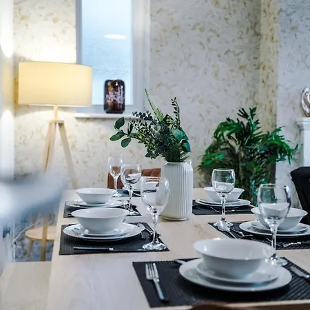 Penthouse With Private Roof Terrace Apartment York