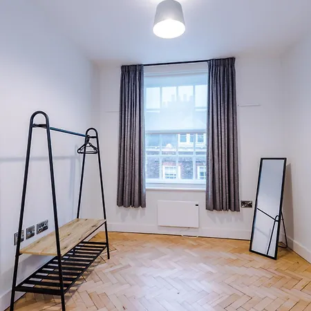 Penthouse With Private Roof Terrace * Йорк