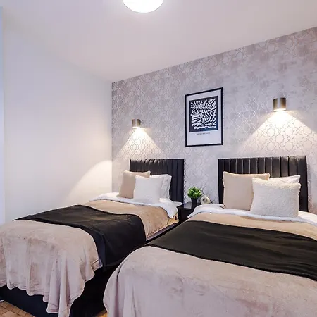 Апартаменты Penthouse With Private Roof Terrace