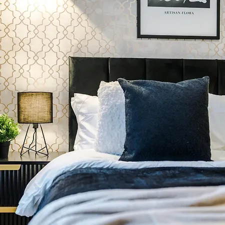 Apartment Penthouse With Private Roof Terrace