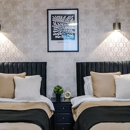 Penthouse With Private Roof Terrace